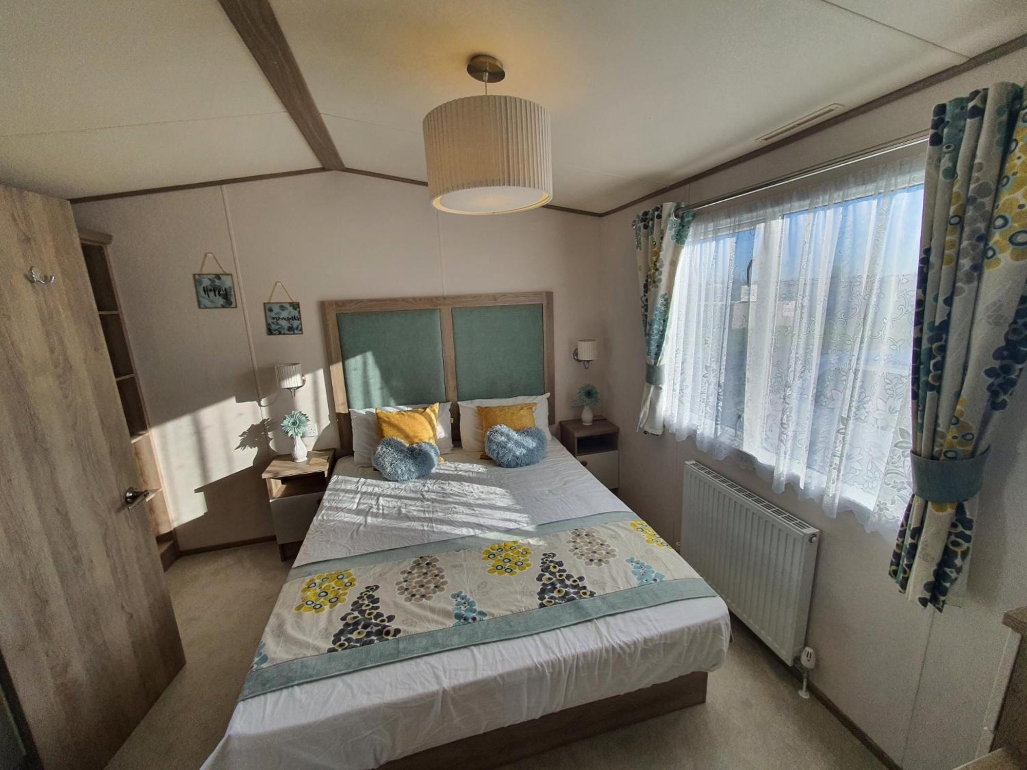 Cosy Caravans Meadow Lake Golden Palm Resort Chapel Saint Leonards Exterior photo